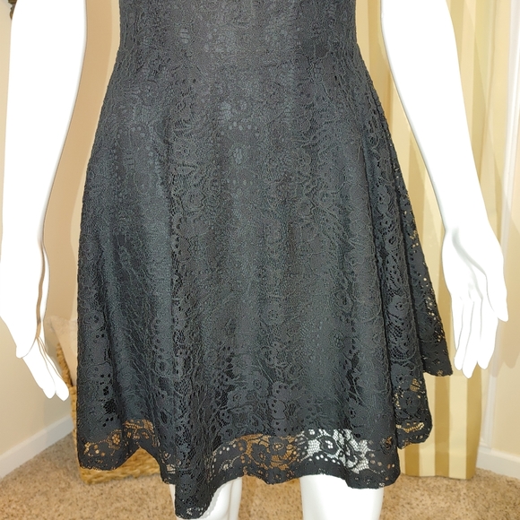 BB DAKOTA CYRUS LACE DRESS 4 - Picture 7 of 11